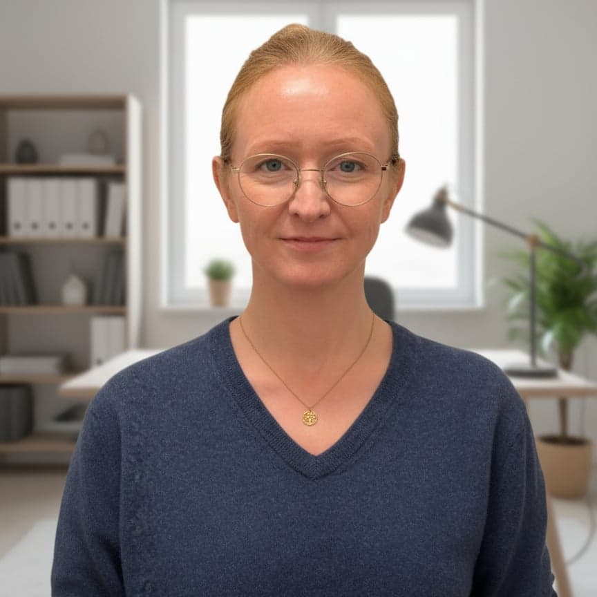 Solfrid Nikita Tveit, business developer at Vadio, in a home office